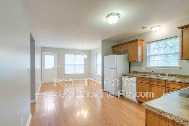 Building Photo - 2116 14th Ave N