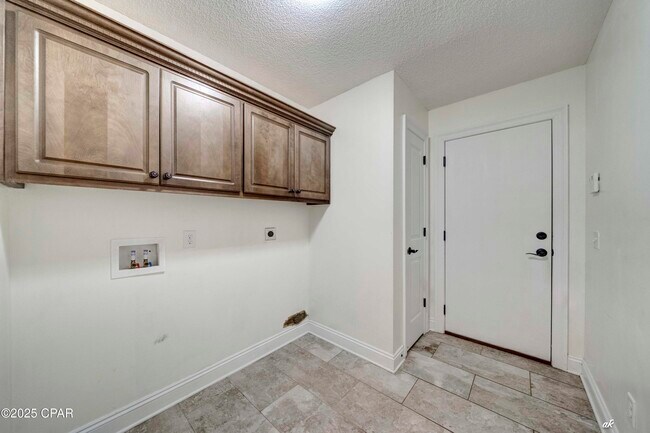 Building Photo - 4207 Dairy Farm Rd