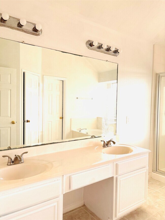 Building Photo - 18807 Forest Deer Rd