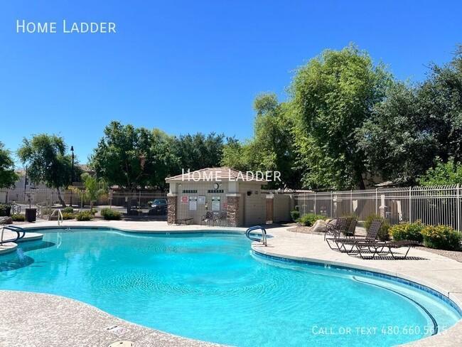 Building Photo - 1318 S Owl Dr