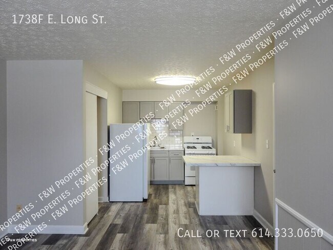 Building Photo - 1738F E Long St