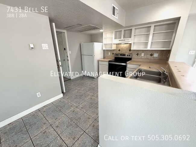 Building Photo - 7431 Bell Ave SE