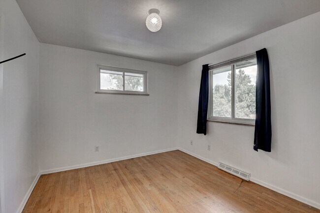 Building Photo - $2,595- 4 Bed, 2 Bath Home in Arvada with ...