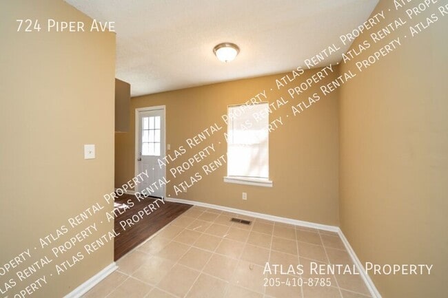 Building Photo - 724 Piper Ave