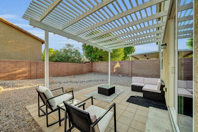 Building Photo - Charming 3-Bedroom Two-Story Home in Gated...