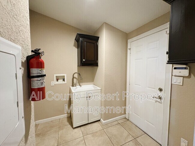 Building Photo - 43155 Portola Ave