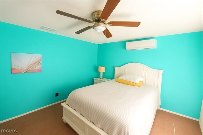 Building Photo - 1925 Gardner Ave