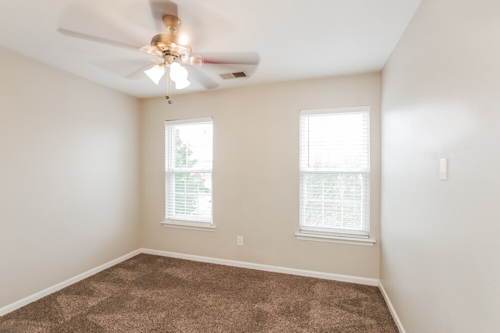 Building Photo - 15327 De Havilland Dr