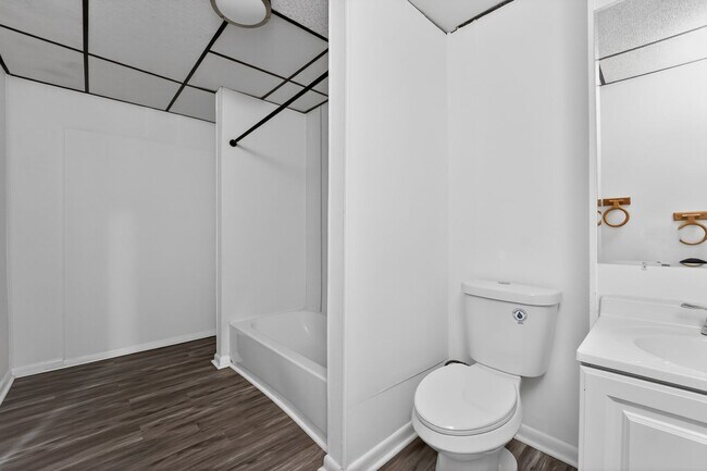 Building Photo - 1607 Ramsay St
