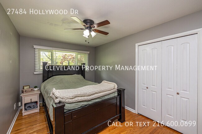 Building Photo - 27484 Hollywood Dr