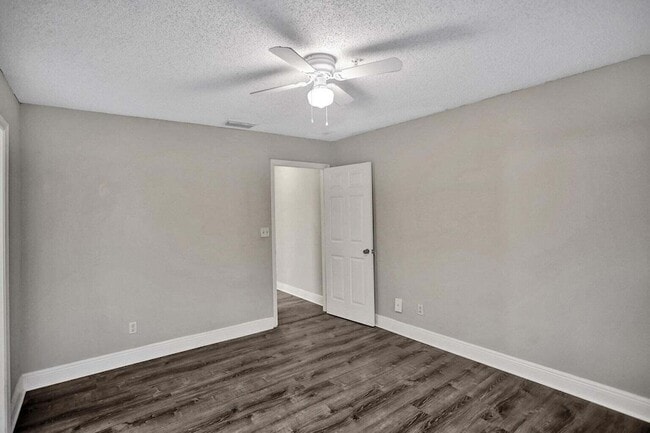 Building Photo - 2301 N Congress Ave