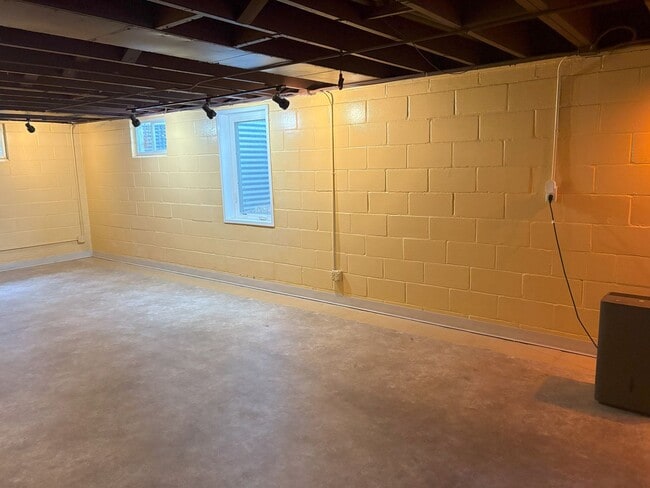 Building Photo - Coming Soon!!! Morton Meadows- 3 Bedroom, 2 Bathroom.