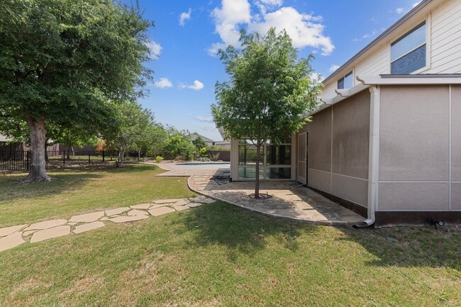 Building Photo - 5705 Fenton Ln