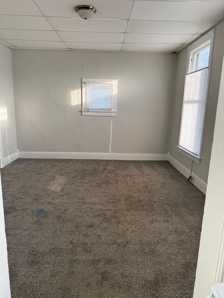 Building Photo - 912 N 10th St