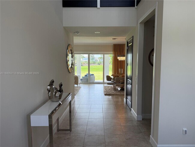 Building Photo - 14814 Wildwood Cir