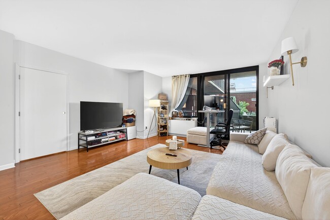 Building Photo - 700 Grove St