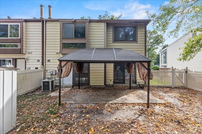 Building Photo - 421 Barton Run Blvd