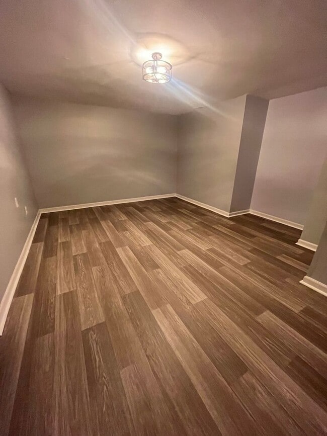 Building Photo - 3 Bd / 2.5 Bth Pennsbury School District Townhome