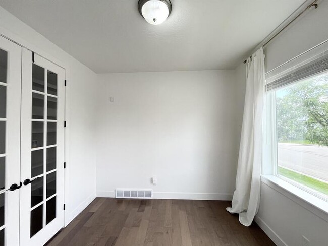 Building Photo - 9729 Fira Ln