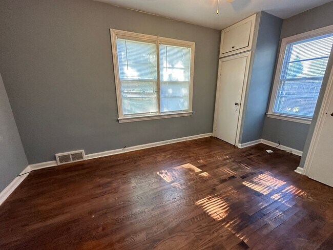 Building Photo - 1922 W Washington- Single Family Home