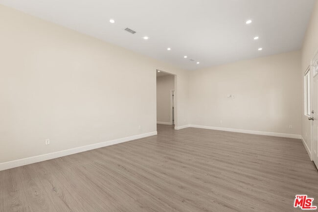 Building Photo - 6255 Gentry Ave