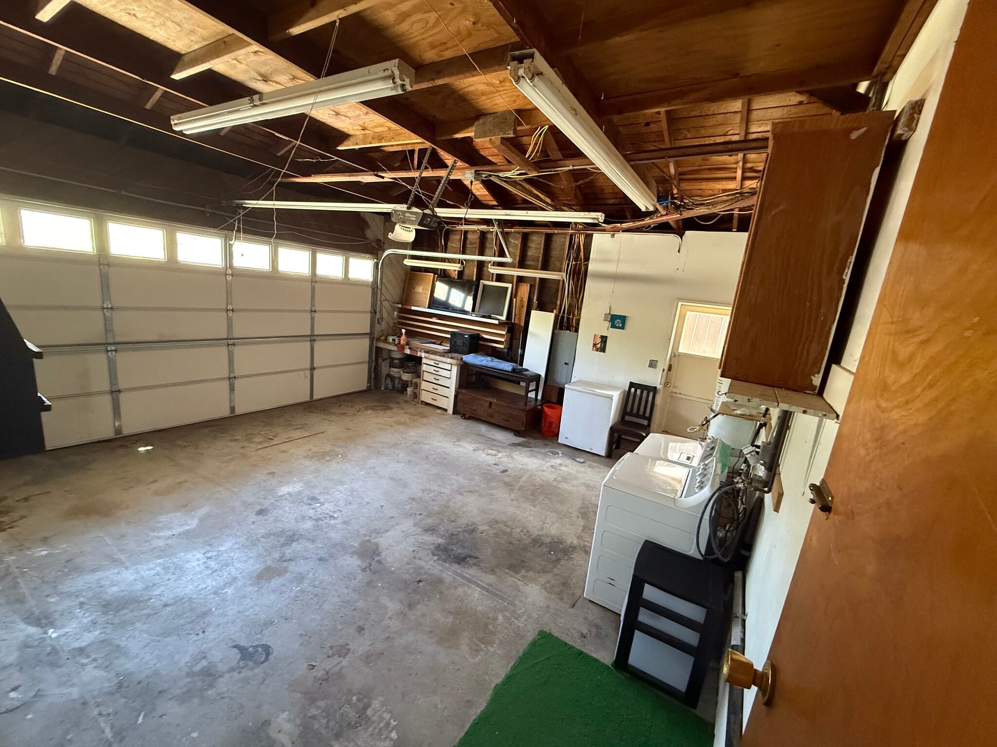 Large 2 car garage - 4580 55th St