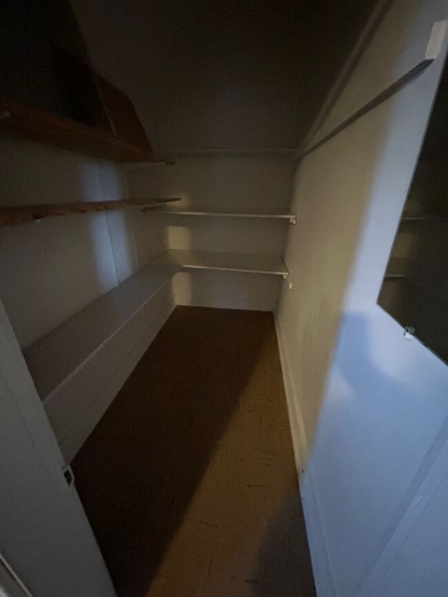 Building Photo - Market Street