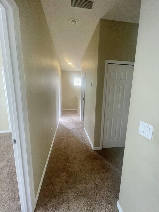 Building Photo - 2801 Eagles Roost Cir