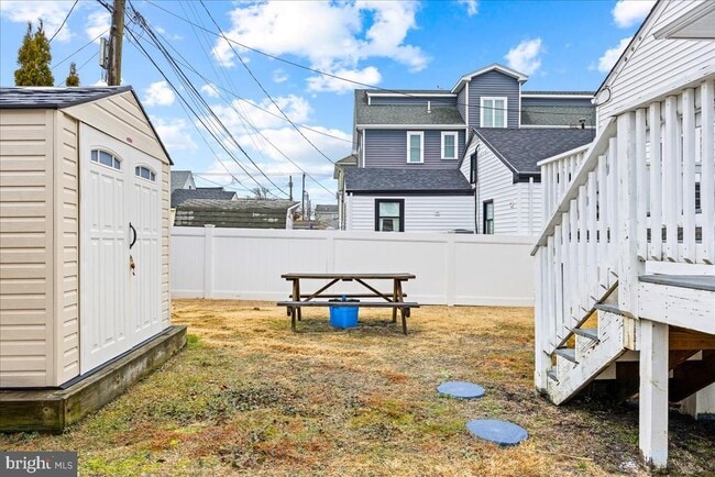 Building Photo - 208 N Lancaster Ave