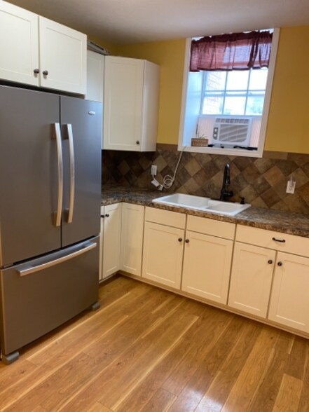 Building Photo - 803 4th Ave