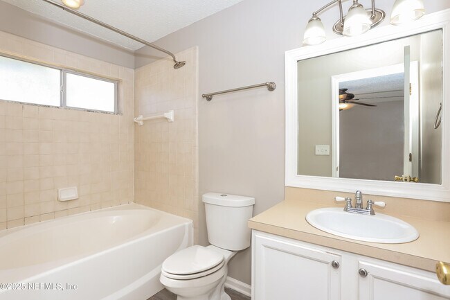 Building Photo - 7405 International Village Dr