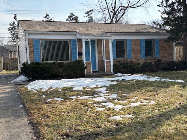 Building Photo - 1052 N Maple Rd