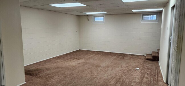 Building Photo - 4950 Rosebay Pl