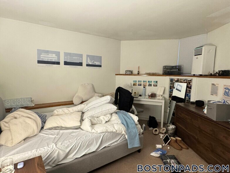 Building Photo - 28 Symphony Rd