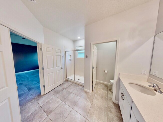 Building Photo - 1405 Mulligan Dr