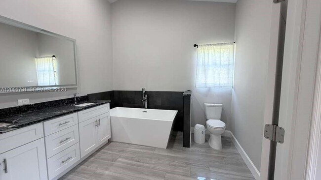 Building Photo - 1498 Beche St SE