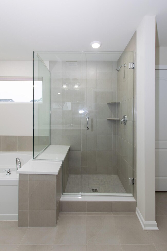 Building Photo - 717 Risdon Trail S