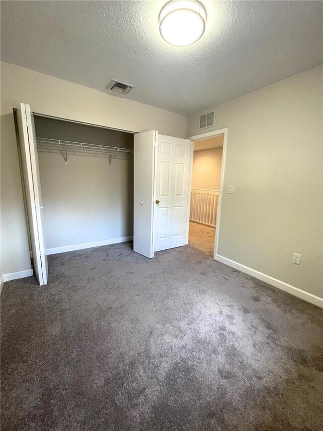 Building Photo - 19 SE 3rd Ave