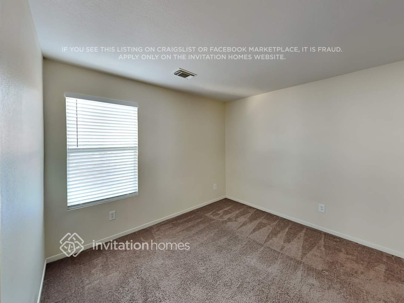 Building Photo - 1818 Day Lily Way