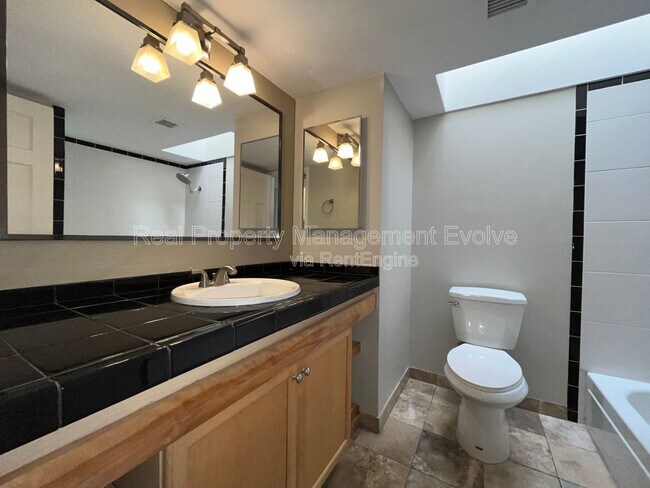 Building Photo - 3637 E Monterosa St