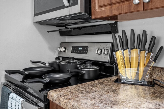 Building Photo - 13921 Heritage Club Dr