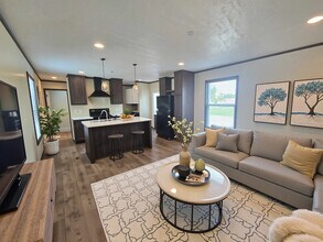 Building Photo - 709 N Collins Fwy