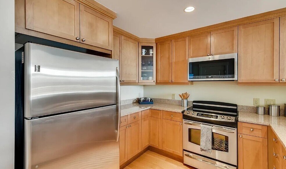 Building Photo - 7220 W Bonfils Pl
