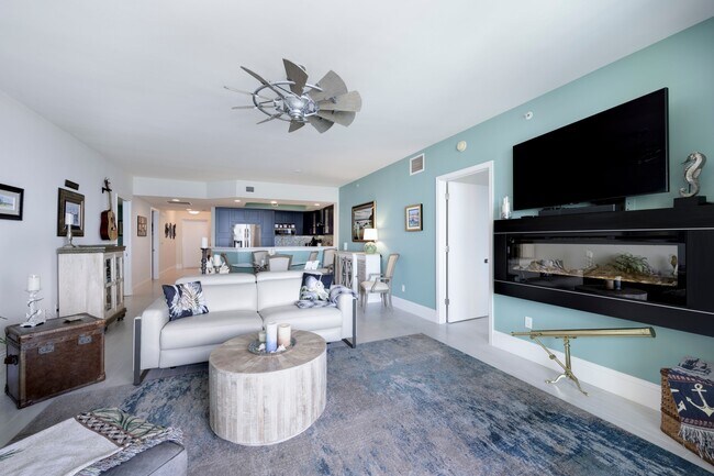 Building Photo - 2650 Lake Shore Dr