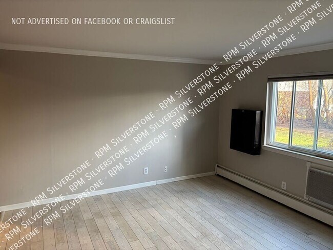 Building Photo - 801 Plate St