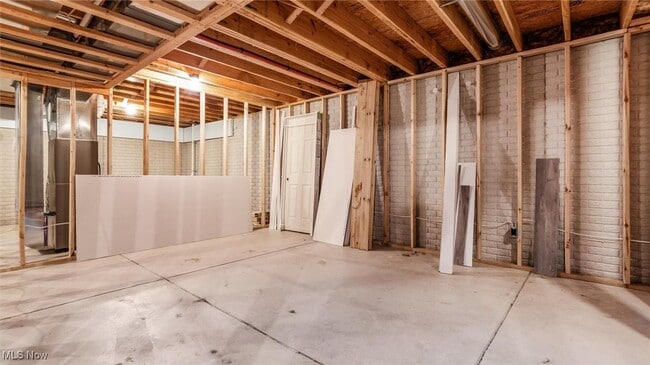 Building Photo - 6965 Chandlersville Rd