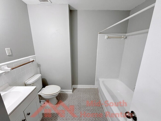 Building Photo - 5119 Horn Lake Rd