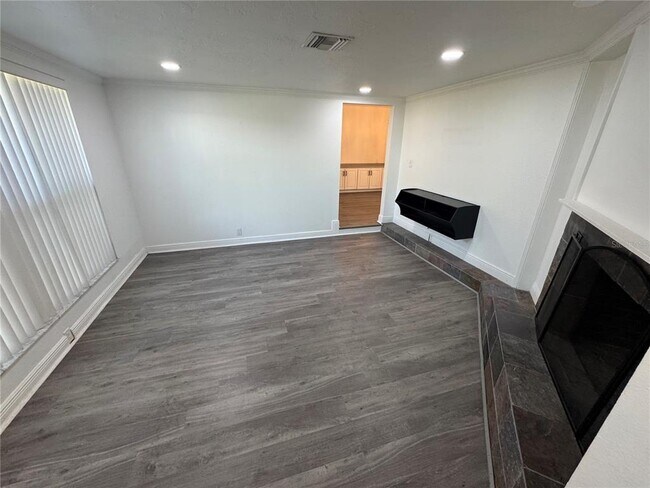 Building Photo - 3740 Aberdeen Dr