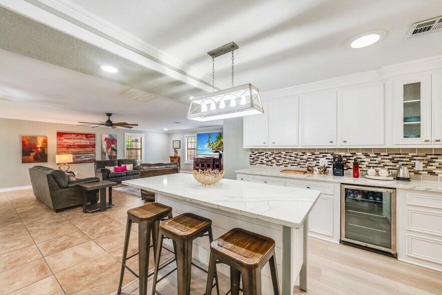 Building Photo - 2930 Water Lily Dr