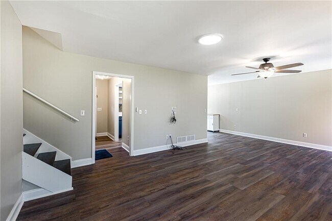 Building Photo - 6080 Stone Wood Dr NW